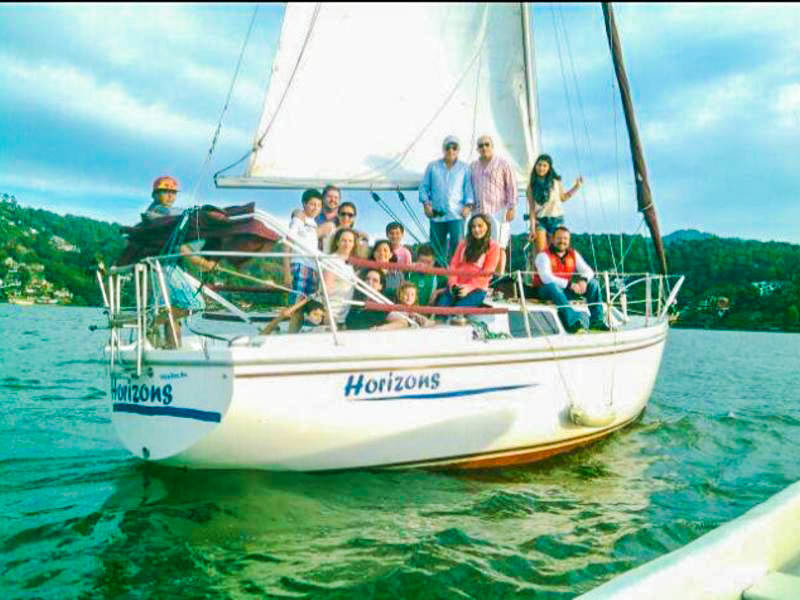 Tour Sailboat With 10 Friends in Valle de Bravo 